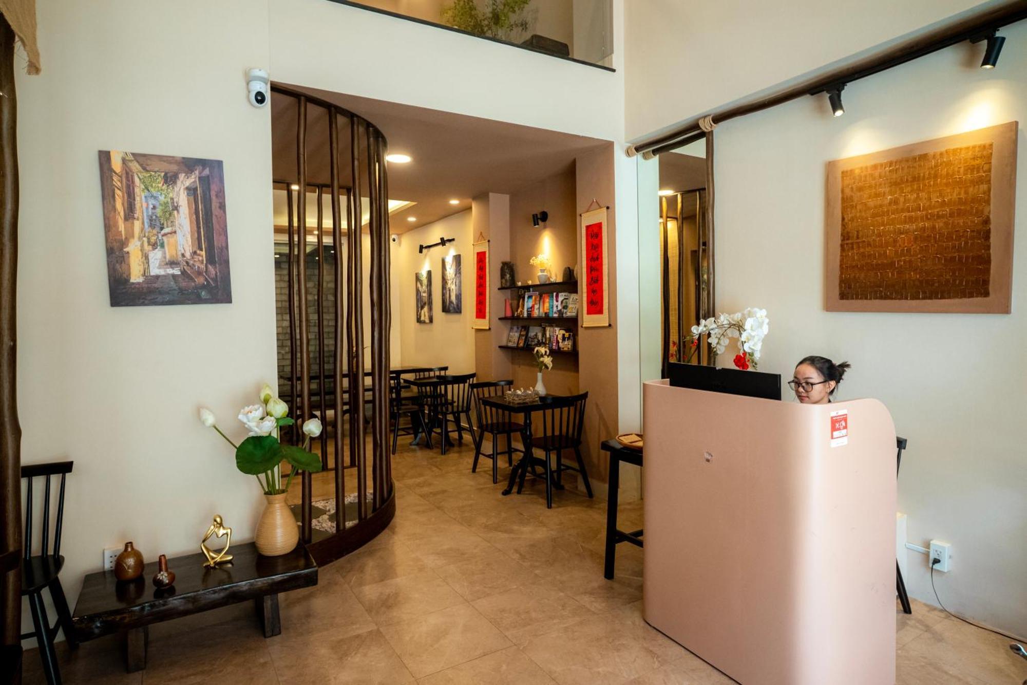 Khách sạn Hemtouch House